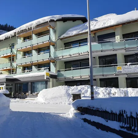 فندق Hahnenblick 3*