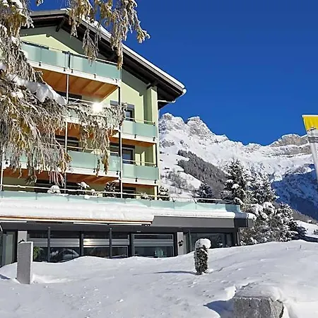 Hahnenblick 3*