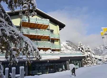 Hahnenblick انغلبرغ