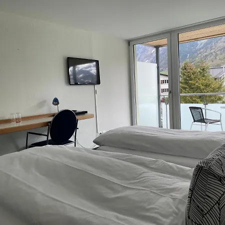 Hahnenblick 3*